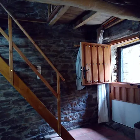 Cabana Del Zapatero El Bierzo Ponferrada Valdecanada